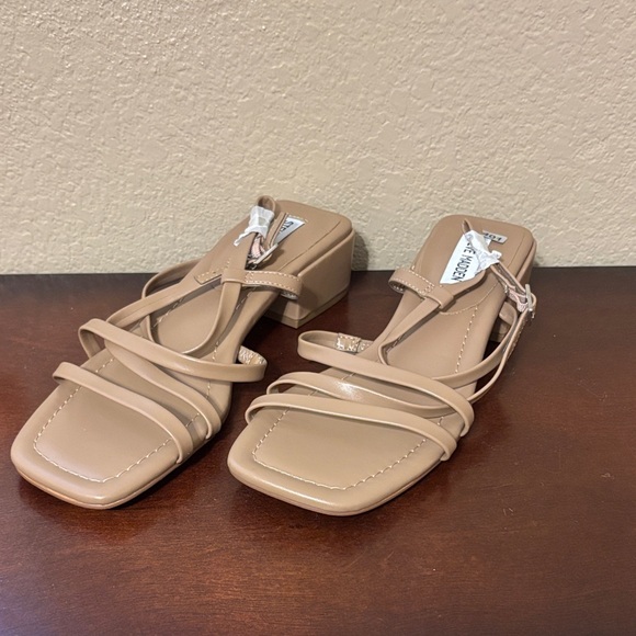 Steve Madden Shoes - Steve Madden Appealing Strappy Heal Sz 9